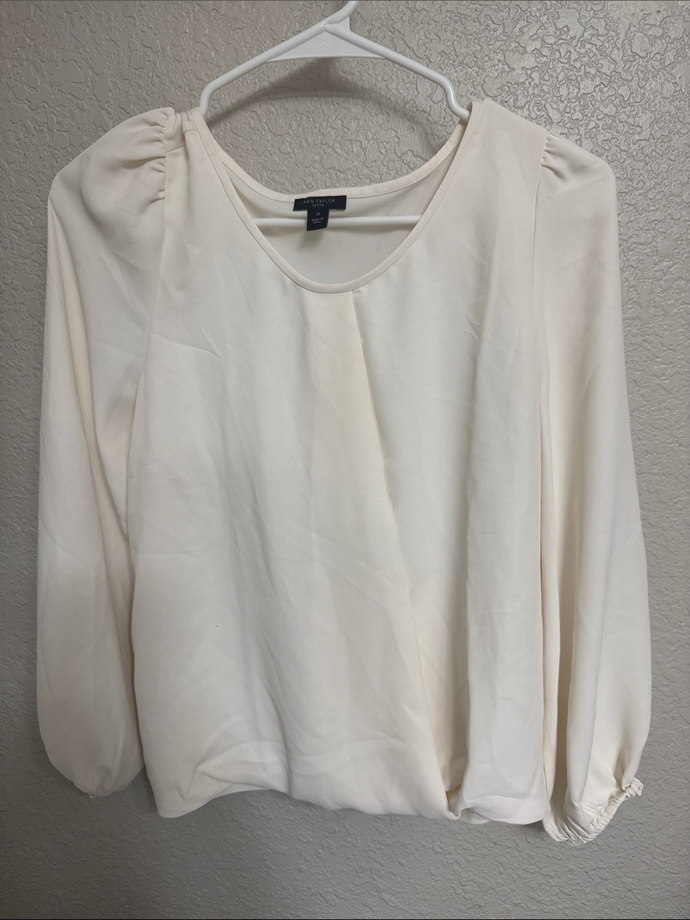 Ann Taylor Cream Long Sleeve Scoop Neck Blouse